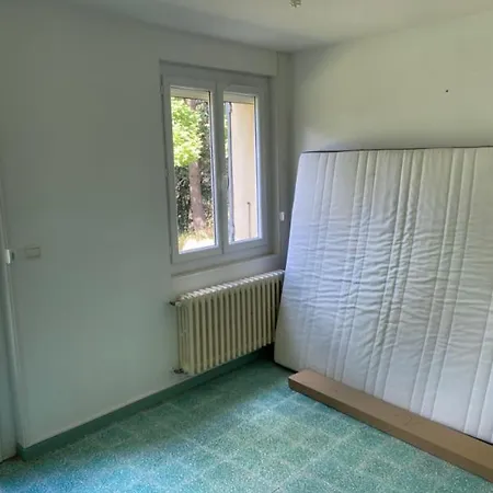 Charming House With Satellite Wifi And Parking, 80 M2, For 4 To 5 People בית נופש *