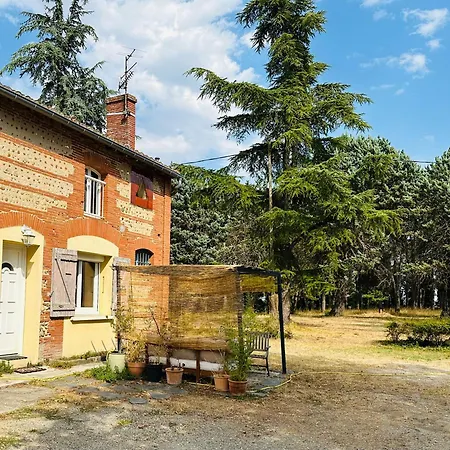 Сasa de vacaciones Charming House 2 Bedrooms 4 To 5 People Fully Equiped Kitchen Clim And Heat Wifi Starlink Tv Netflix 3 Parkings *